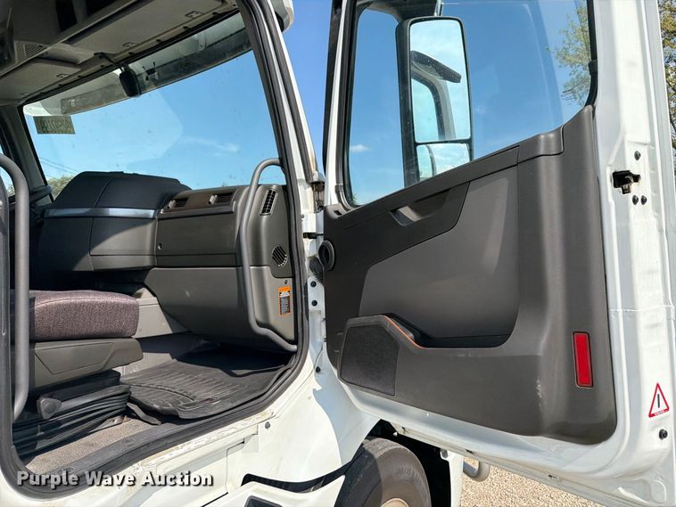 image for item YA4703 2024 Volvo VNR semi truck