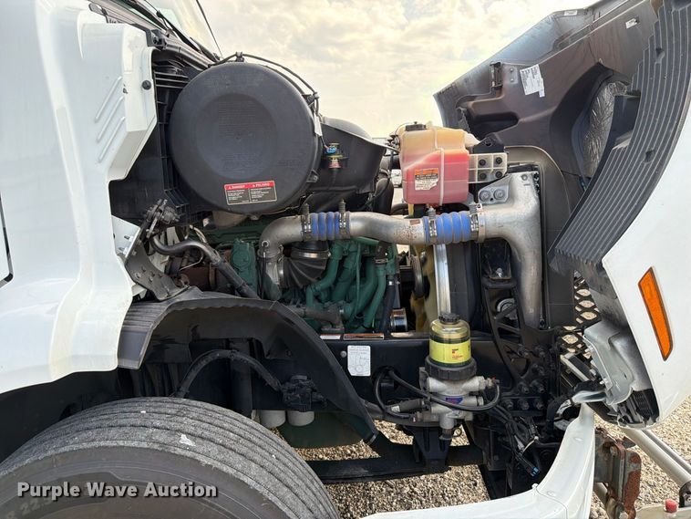 image for item YA4703 2024 Volvo VNR semi truck