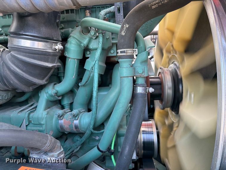 image for item YA4703 2024 Volvo VNR semi truck