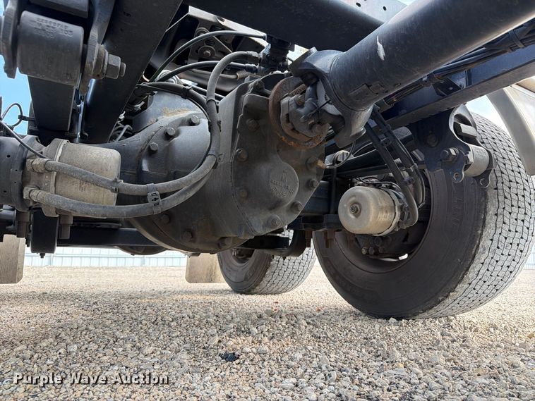 image for item YA4703 2024 Volvo VNR semi truck
