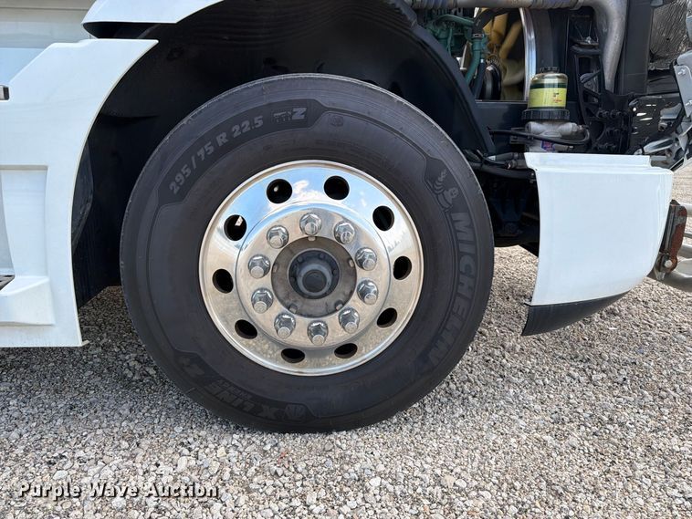 image for item YA4703 2024 Volvo VNR semi truck
