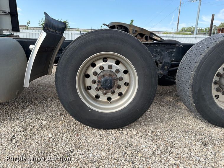 image for item YA4703 2024 Volvo VNR semi truck