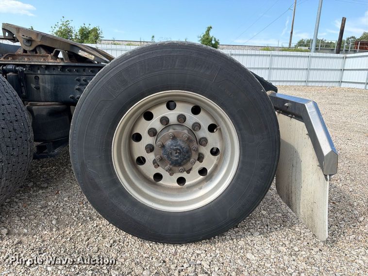 image for item YA4703 2024 Volvo VNR semi truck