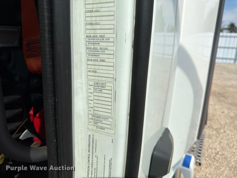 image for item YA4703 2024 Volvo VNR semi truck