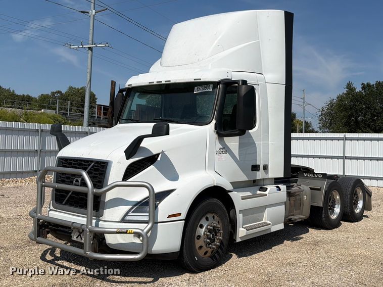2024 Volvo VNR semi truck