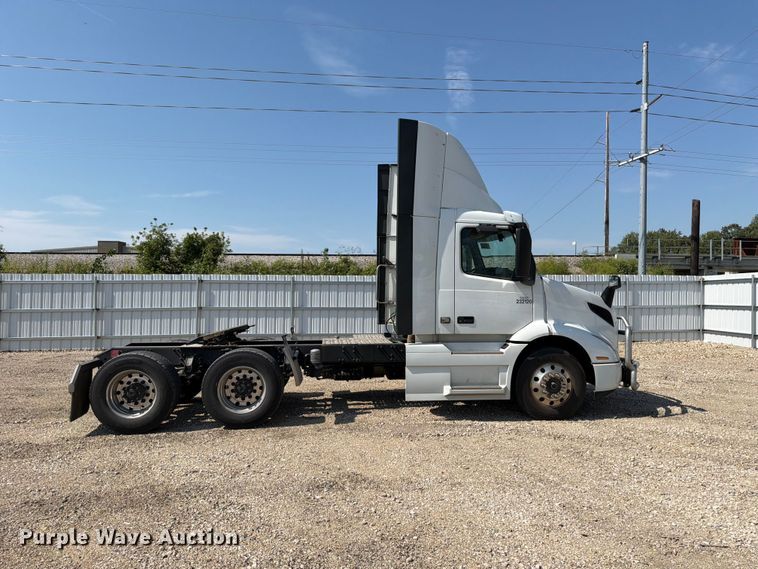 image for item YA4704 2024 Volvo VNR semi truck