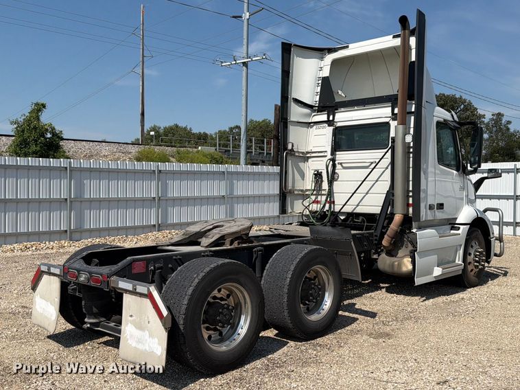 image for item YA4704 2024 Volvo VNR semi truck