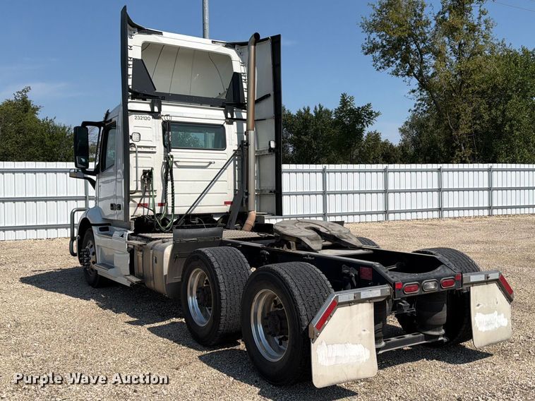 image for item YA4704 2024 Volvo VNR semi truck