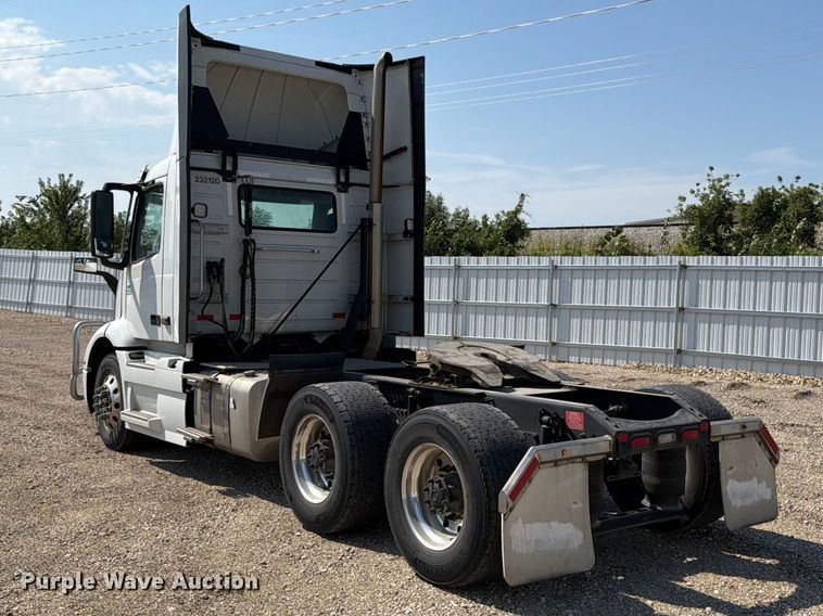 image for item YA4704 2024 Volvo VNR semi truck