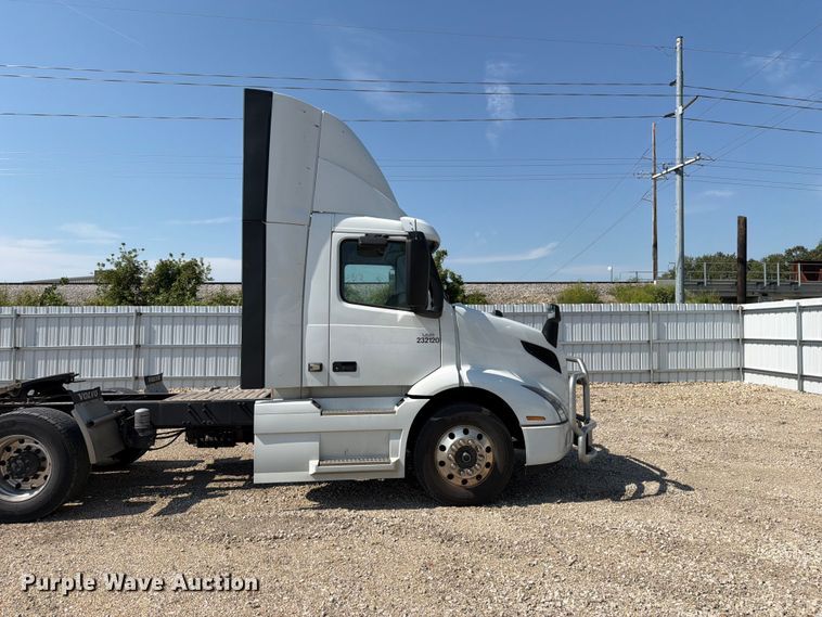 image for item YA4704 2024 Volvo VNR semi truck