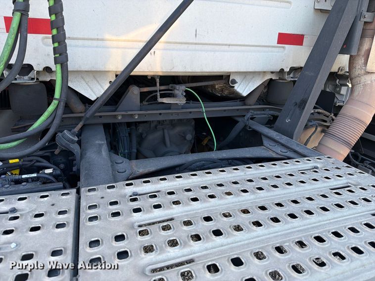 image for item YA4704 2024 Volvo VNR semi truck