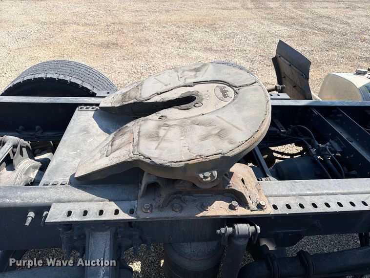 image for item YA4704 2024 Volvo VNR semi truck