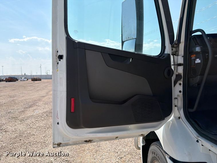 image for item YA4704 2024 Volvo VNR semi truck