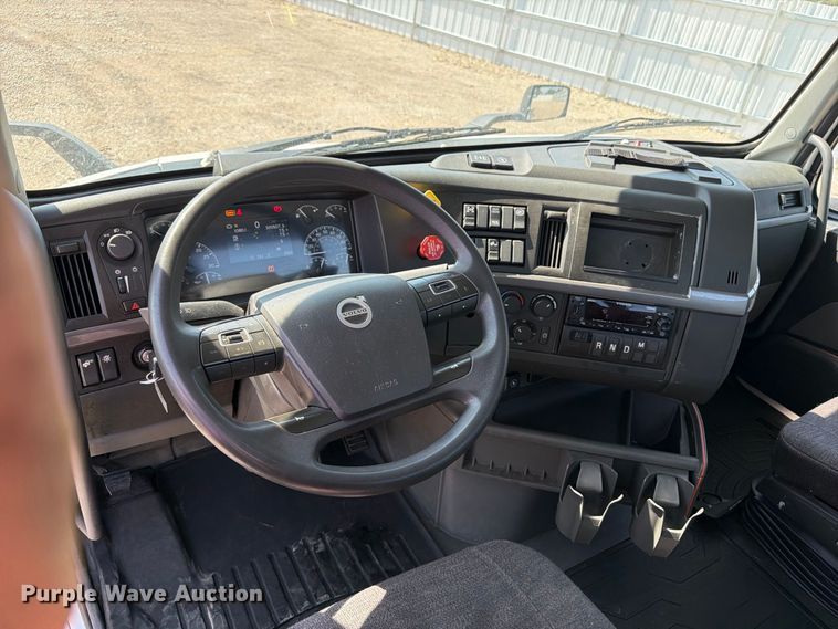 image for item YA4704 2024 Volvo VNR semi truck