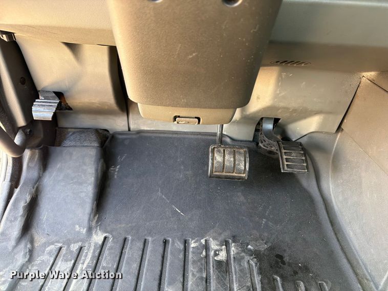 image for item YA4704 2024 Volvo VNR semi truck