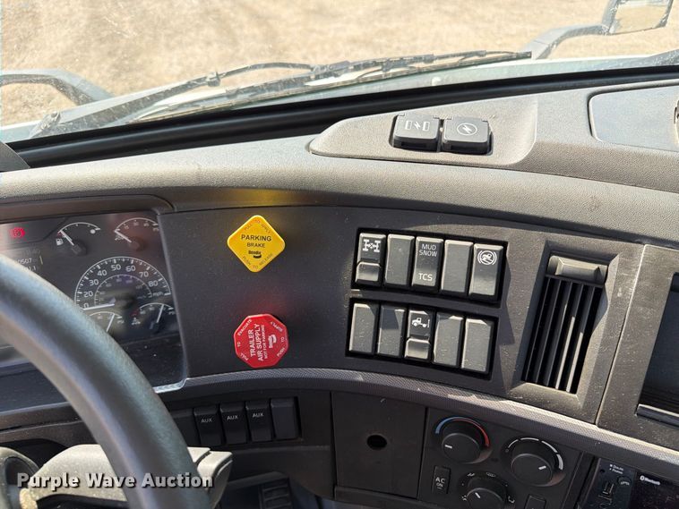 image for item YA4704 2024 Volvo VNR semi truck