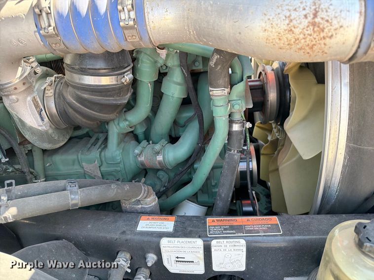 image for item YA4704 2024 Volvo VNR semi truck