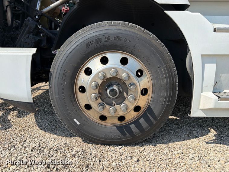 image for item YA4704 2024 Volvo VNR semi truck