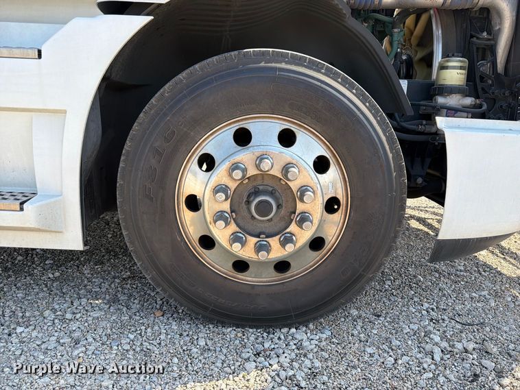 image for item YA4704 2024 Volvo VNR semi truck