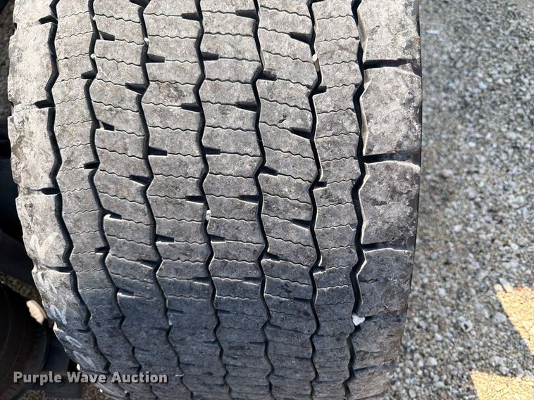 image for item YA4704 2024 Volvo VNR semi truck