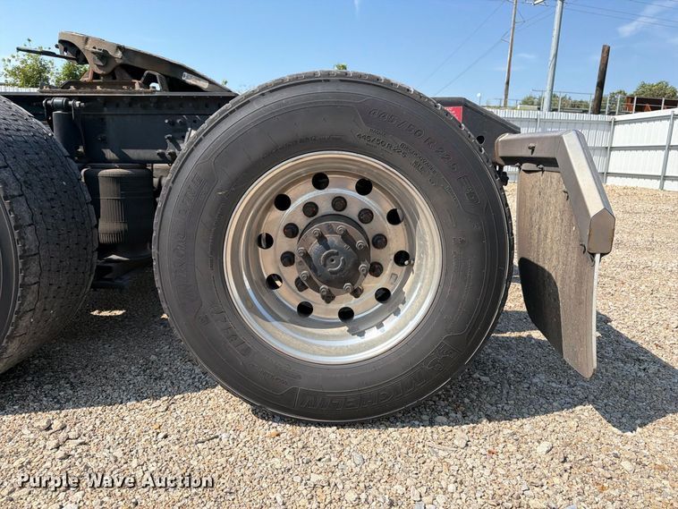 image for item YA4704 2024 Volvo VNR semi truck