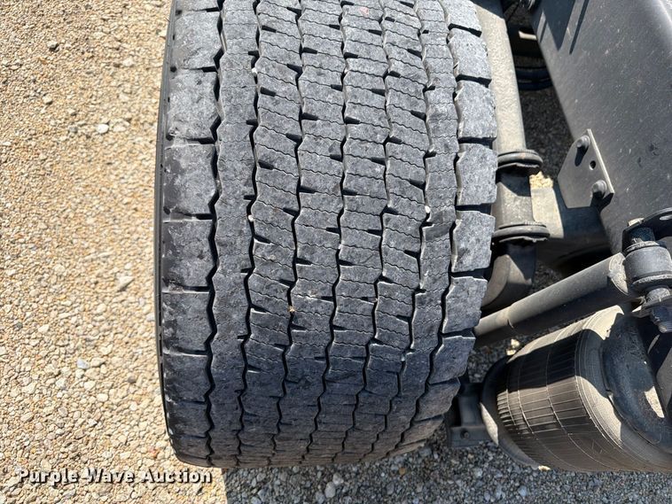 image for item YA4704 2024 Volvo VNR semi truck