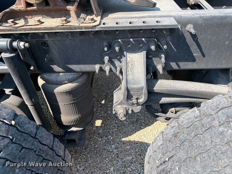 image for item YA4704 2024 Volvo VNR semi truck