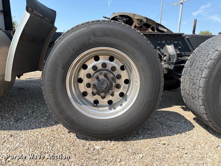 image for item YA4704 2024 Volvo VNR semi truck