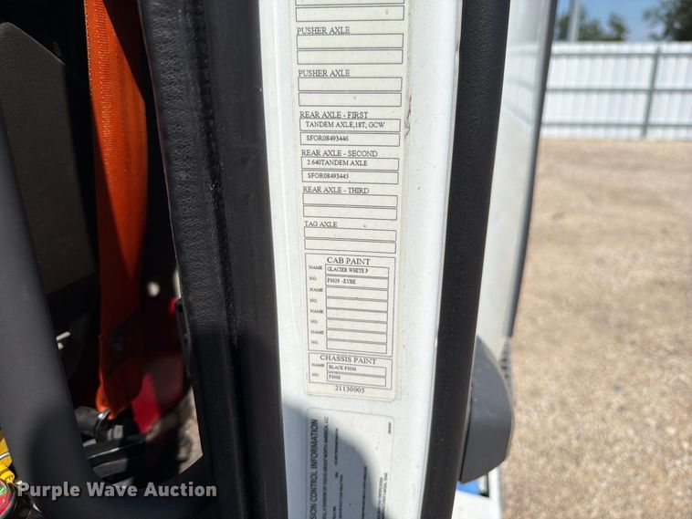image for item YA4704 2024 Volvo VNR semi truck