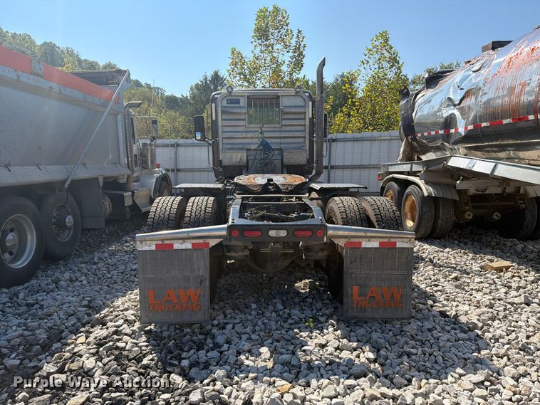 image for item YA4709 2019 Peterbilt 567 semi truck