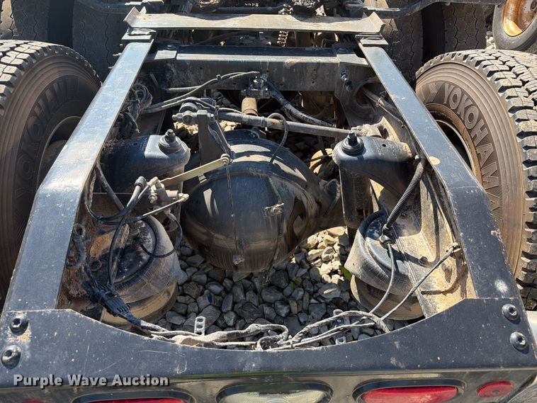 image for item YA4709 2019 Peterbilt 567 semi truck