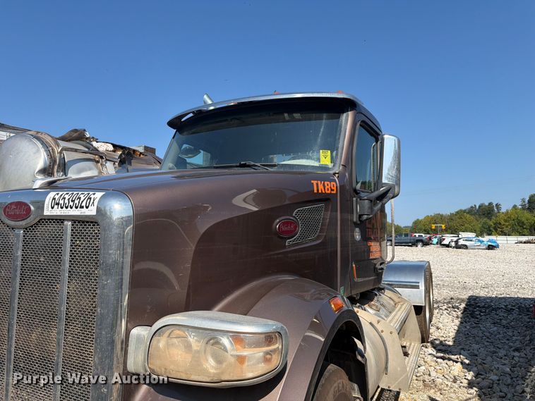 image for item YA4709 2019 Peterbilt 567 semi truck