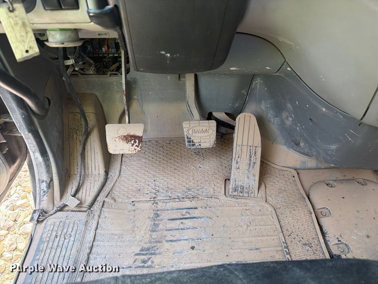 image for item YA4709 2019 Peterbilt 567 semi truck
