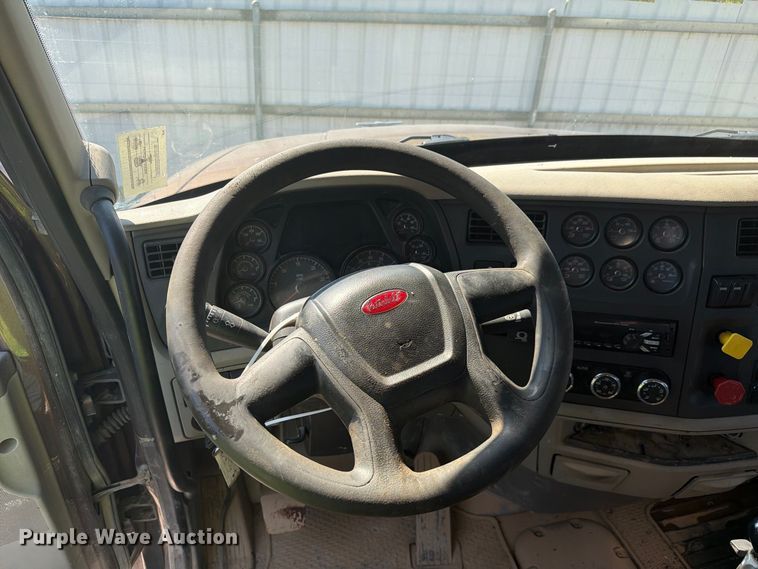 image for item YA4709 2019 Peterbilt 567 semi truck