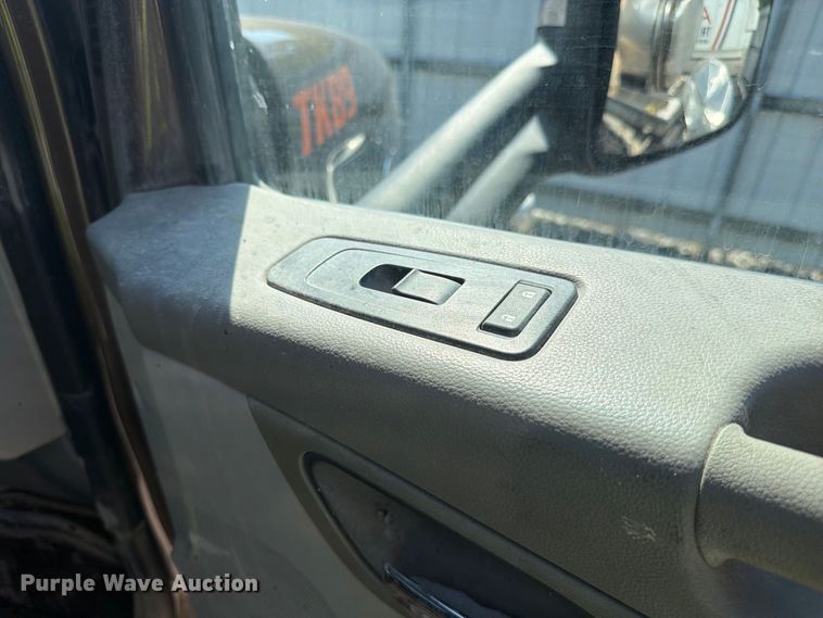 image for item YA4709 2019 Peterbilt 567 semi truck