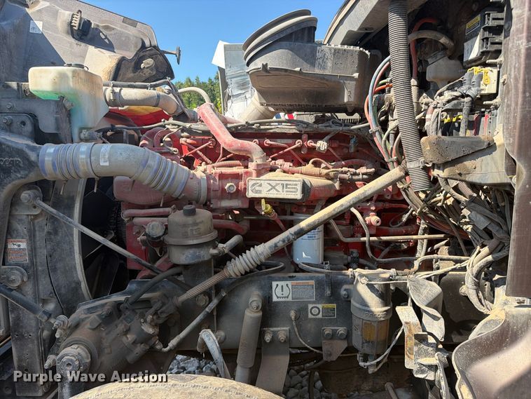 image for item YA4709 2019 Peterbilt 567 semi truck