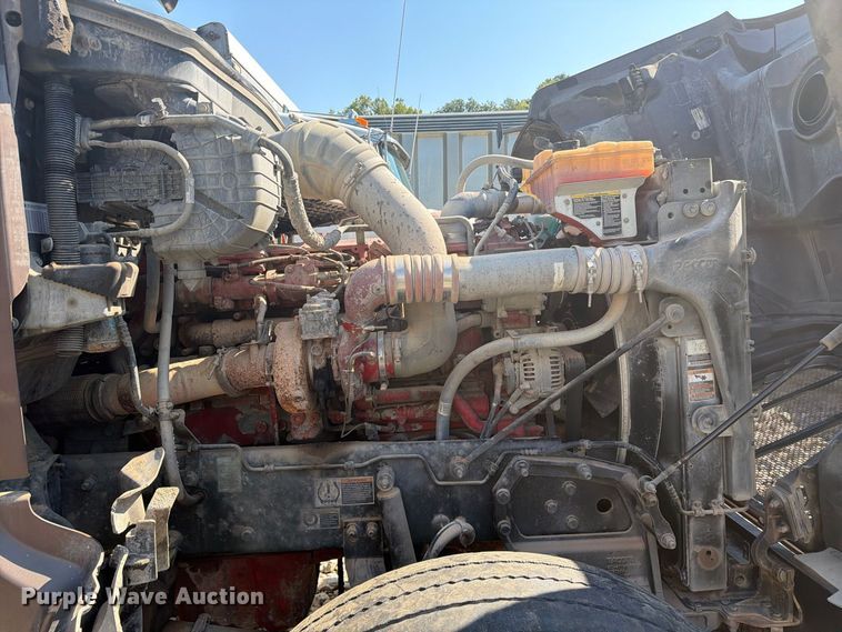 image for item YA4709 2019 Peterbilt 567 semi truck