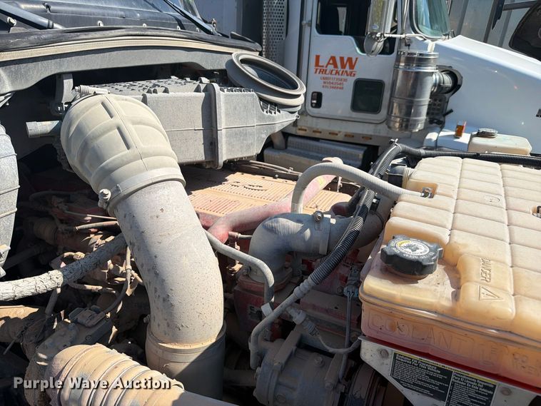 image for item YA4709 2019 Peterbilt 567 semi truck