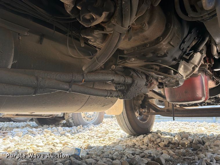 image for item YA4709 2019 Peterbilt 567 semi truck