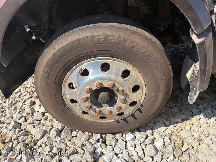 image for item YA4709 2019 Peterbilt 567 semi truck