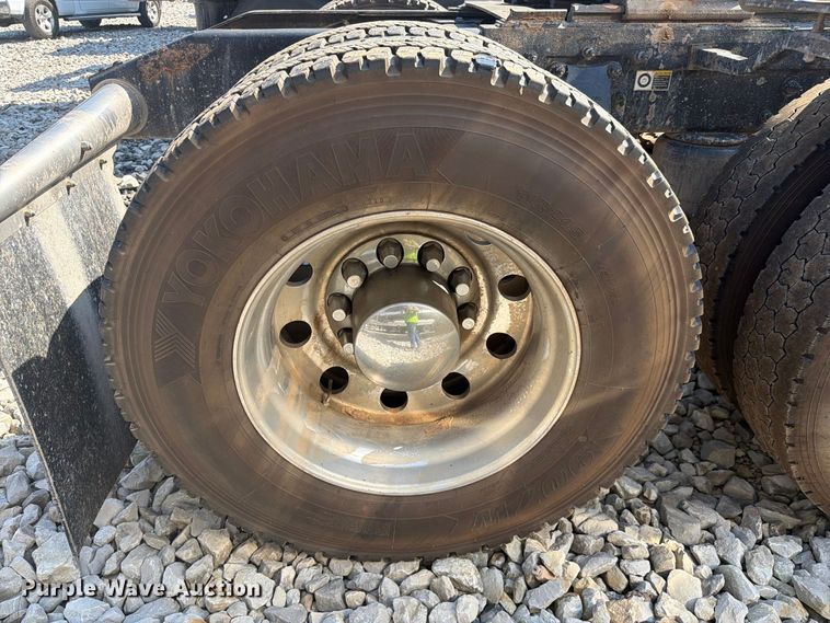 image for item YA4709 2019 Peterbilt 567 semi truck