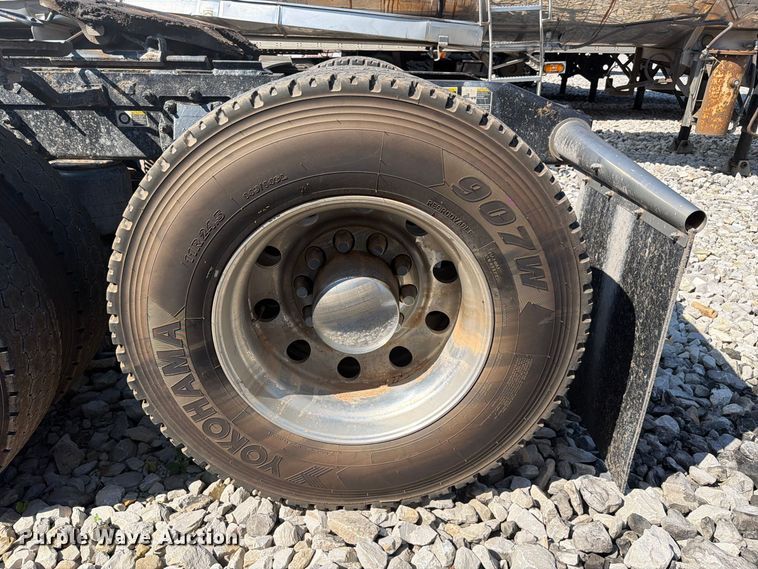 image for item YA4709 2019 Peterbilt 567 semi truck