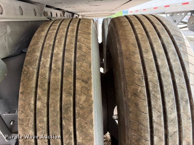 image for item YA4727 2019 Utility VS2RA refrigerated van trailer