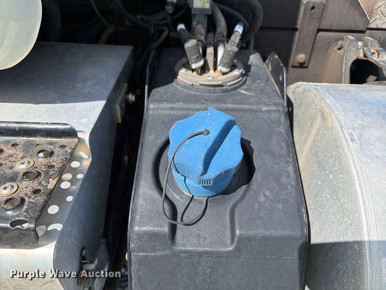 image for item YA4751 2017 International 8600SBA Truck tractor