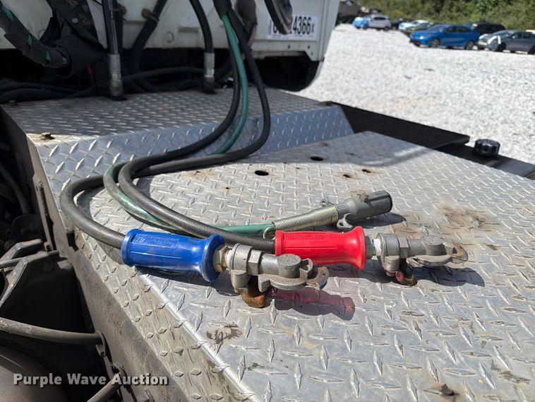 image for item YA4751 2017 International 8600SBA Truck tractor