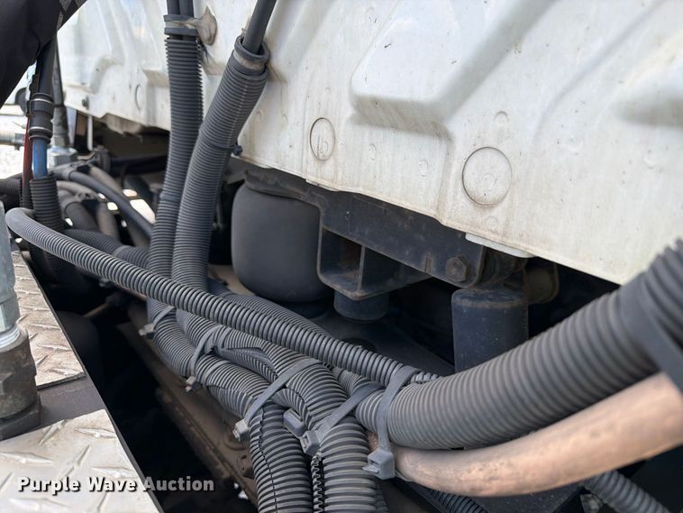 image for item YA4751 2017 International 8600SBA Truck tractor