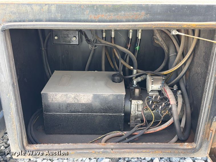 image for item YA4751 2017 International 8600SBA Truck tractor