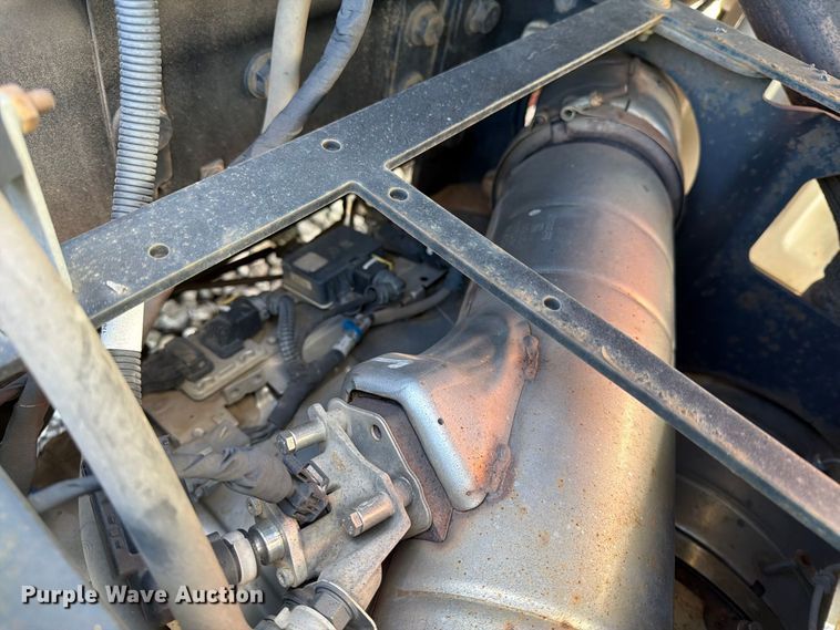 image for item YA4751 2017 International 8600SBA Truck tractor