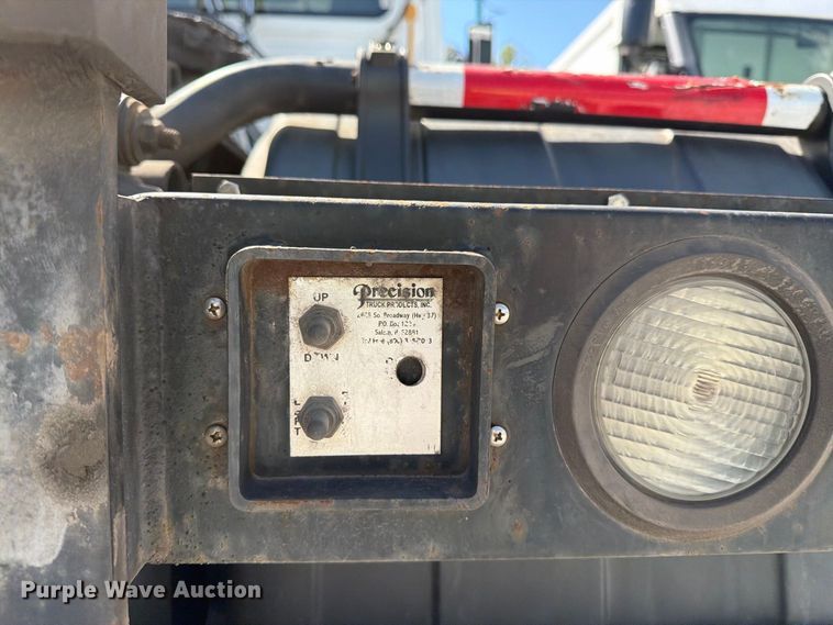 image for item YA4751 2017 International 8600SBA Truck tractor