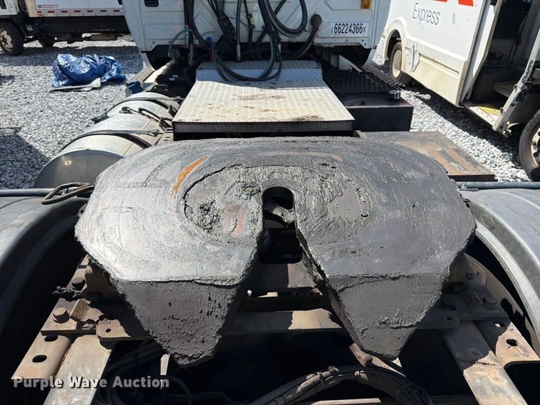 image for item YA4751 2017 International 8600SBA Truck tractor